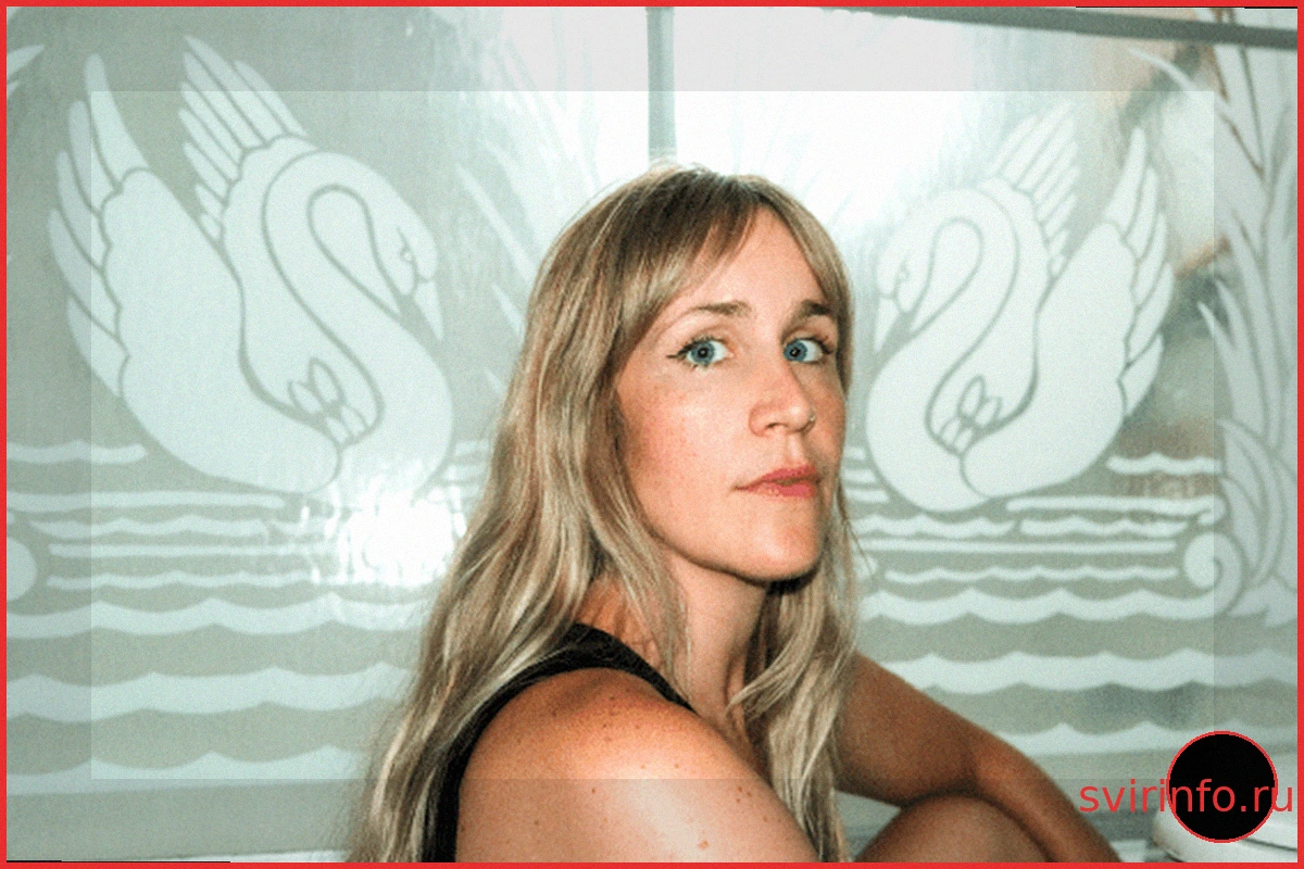 V.V. Lightbody – “Two Swans”